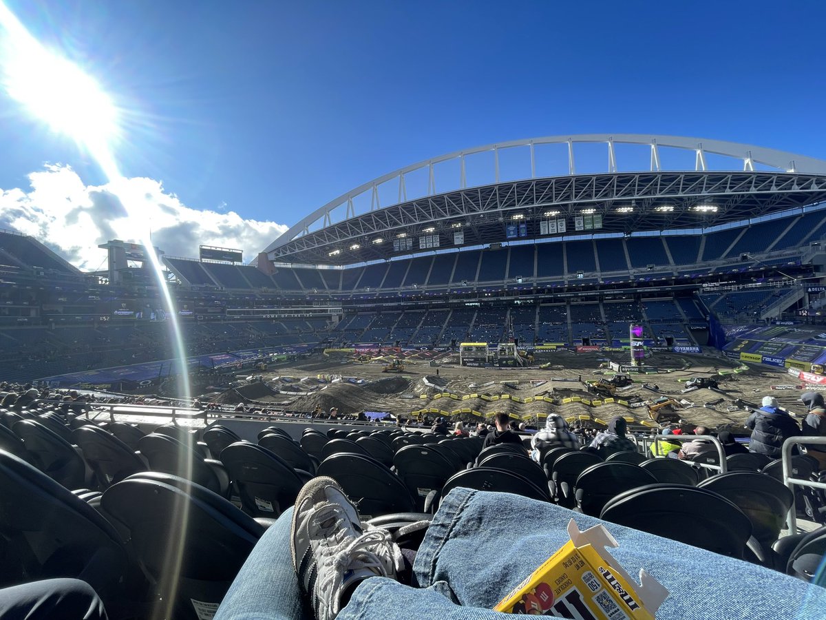 Holy cow! Couldn’t ask for a better day to go racing in Seattle.