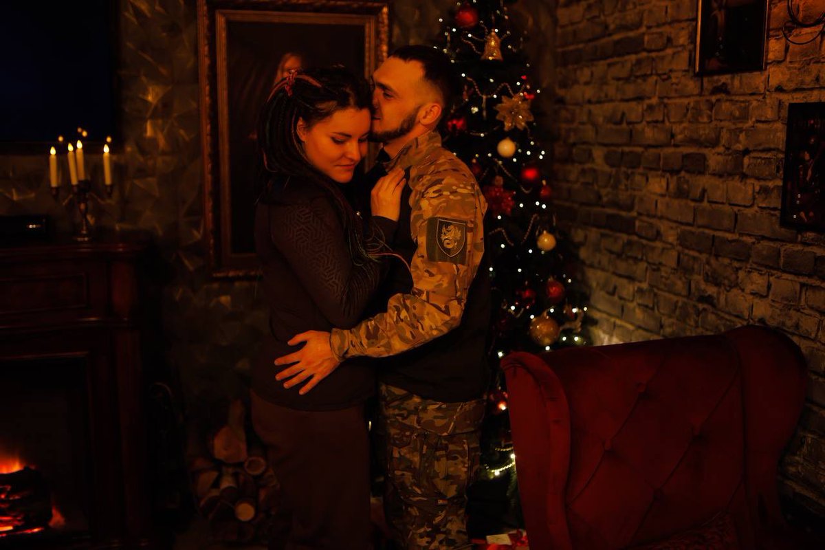 Два роки тому ми вділись в чисте, пішли і одружились.

Девʼять років тому- почали жити разом.

Люблю безмежно.