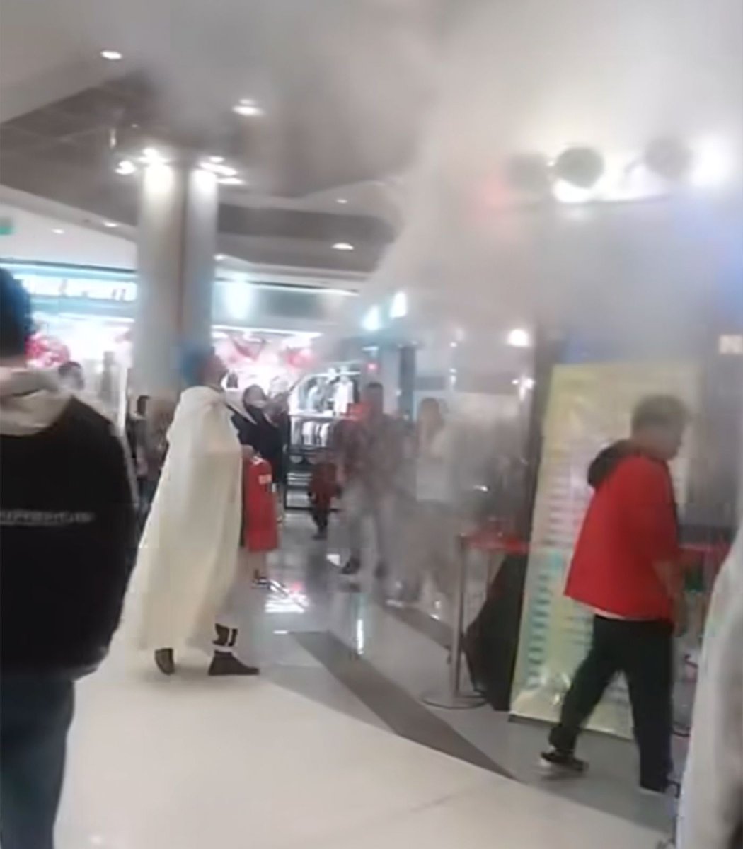 Dexerto's tweet image. A cosplayer dressed as Himmel from Frieren put out a fire during an anime event in Vietnam

Tuấn Dũng said “I applied my fire safety knowledge to handle the situation and prevent the fire from spreading”