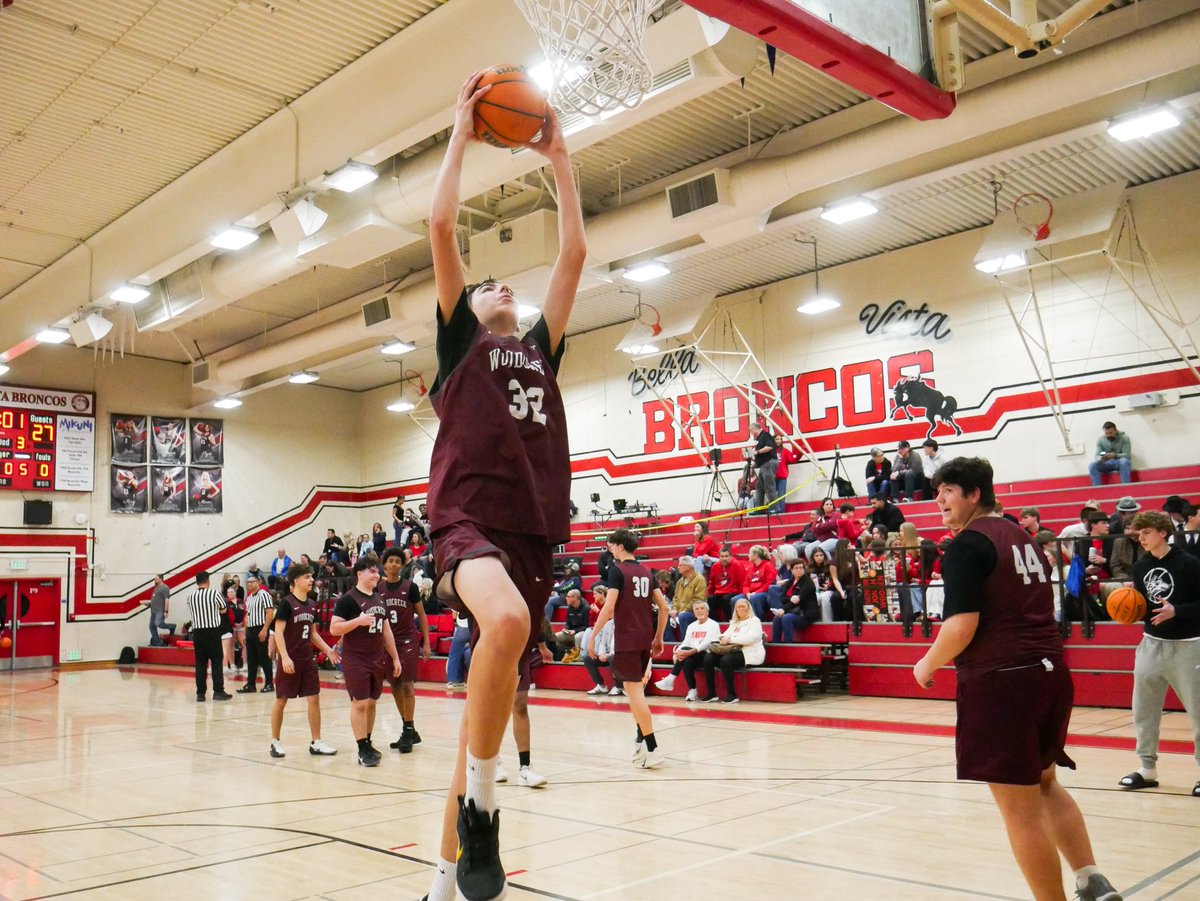 RyanCastro2028's tweet photo. JV season ✅. JV league title✅. 23-6. 
Season stats:
GP: 28
Points: 100
REB: 106
AST: 12
Steals: 12 
Blocks: 30 https://t.co/ewB2rxZzCa