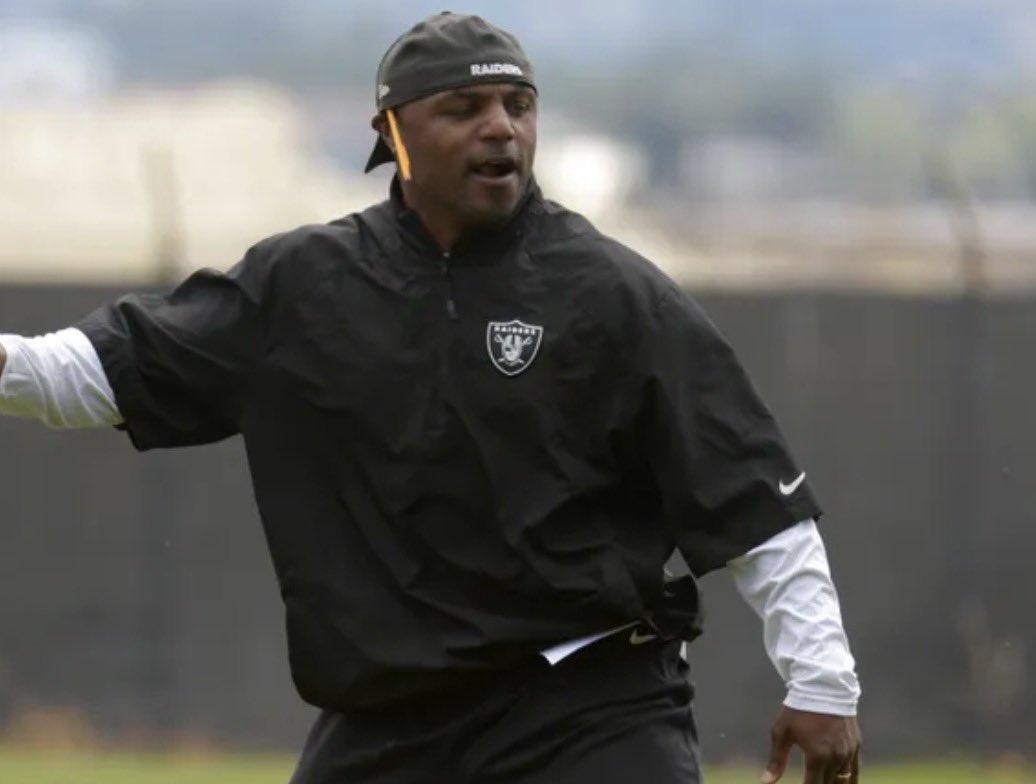 JFowlerESPN's tweet image. Raiders are retaining Joe Woods as defensive pass-game coordinator, per sources. 

New head coach Klint Kubiak going with continuity with DC Rob Leonard’s promotion and Woods, who worked with Kubiak in New Orleans.