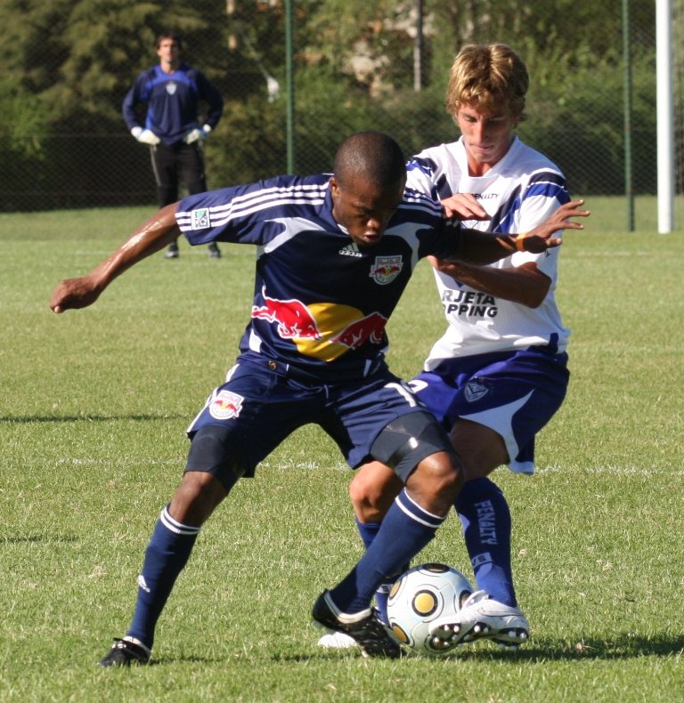 FutbolRetroAr's tweet photo. Vélez - New York Red Bull, Amistoso 2009. https://t.co/I2rO0UCnTF