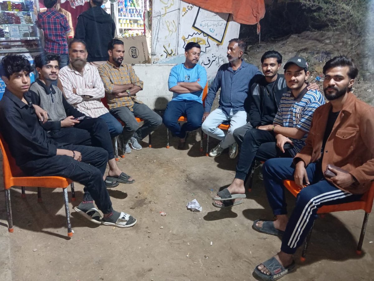NKT_MQMPk's tweet photo. @Conv_KMS 

مورخہ 14 فروری بروز ہفتہ 

یوسی 15 اے کے یو سی آرگنائزر فراز عالم بھائی ، اراکین یو سی کمیٹی، تمام ذمہ داران اور کارکنان تنظیمی امور کے حوالے سے اپنے یو سی پوائنٹ پر موجود رہے۔

 #نارتھ_کراچی_ٹاؤن 
#ایم_کیو_ایم_پاکستان 
@ZahidMansori @Tanveer790 @SyedAminulHaque https://t.co/ELYV1ja0dQ