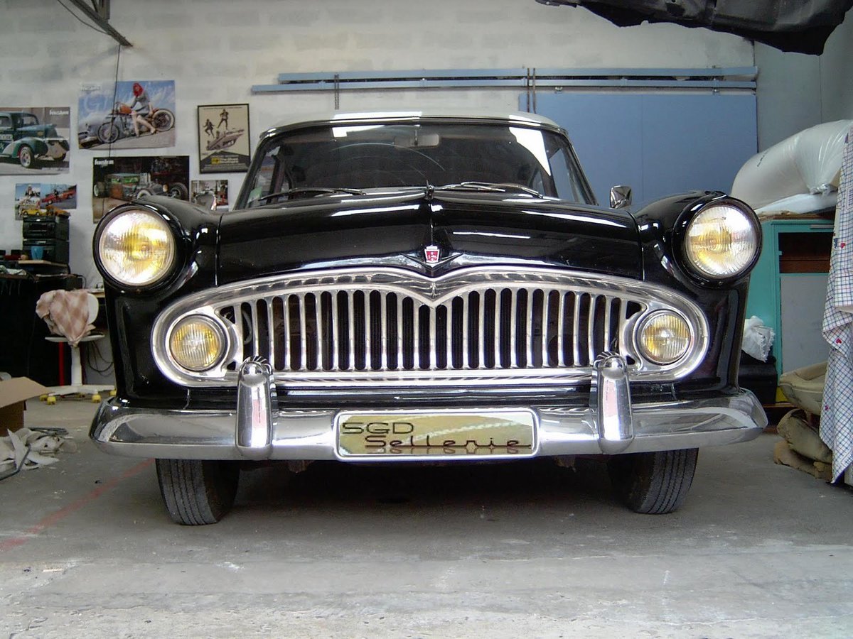 YannRobichon's tweet image. Happy #SaturdaySimca / #SimcaSaturday!... 
Simca Versailles. 
#Auto #Automobile #Automobiles #Autos #Car #CarHistory #Cars #CarsHistory #ClassicCar #ClassicCars #FrenchCar #FrenchCars #Photo #Photographie #Photography #RetroCar #RetroCars #SimcaInEnglish #VintageCar #VintageCars