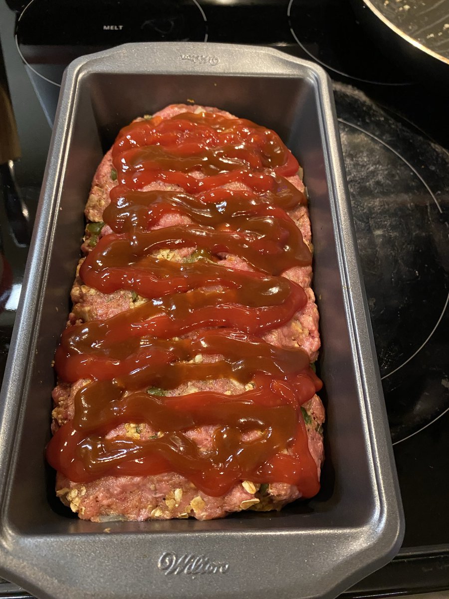 I use both ketchup and bbq sauce on my meatloaf