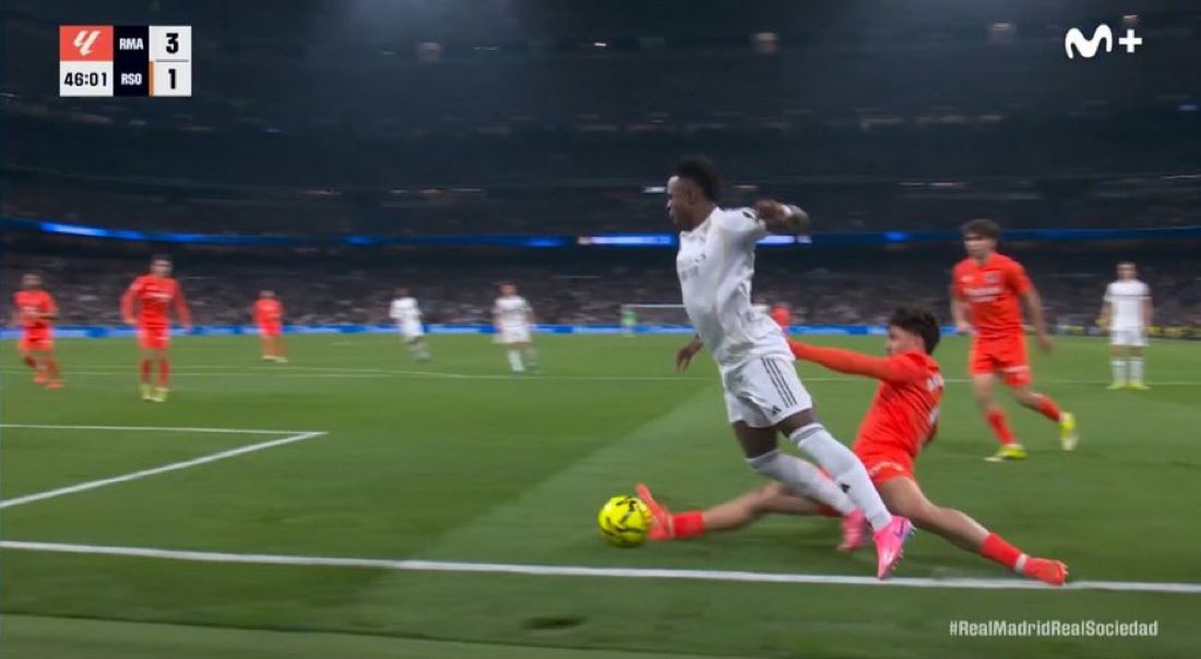 Todavía no doy crédito.

Parece IA, no me jodáis.

Muy expectante con cómo justifican esto desde la <a href="/CTARFEF/">CTA</a>.

#RealSociedad