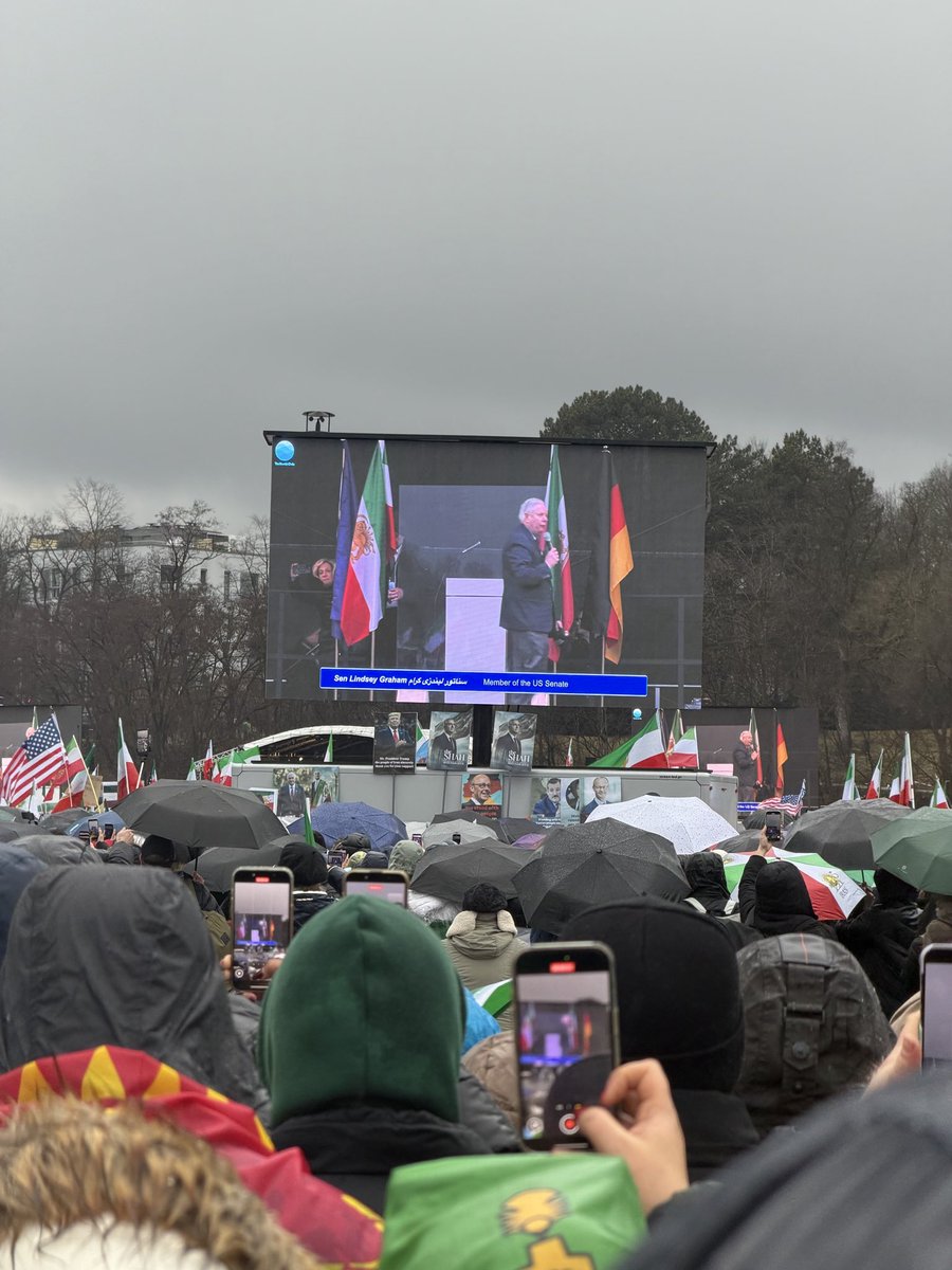 Dan Vahdat tweet media