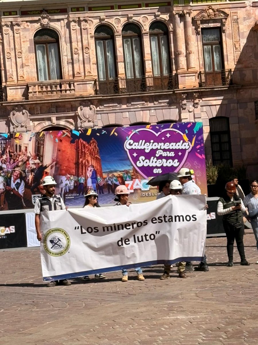 AIMMGM_Nacional's tweet photo. #Hoy el sector #minero de #Zacatecas se manifiesta para honrar la memoria de nuestros compañeros #mineros y para exigir justicia y seguridad.
#MineríaUnida #Justicia #Concordia #NosFaltan10
#LosMinerosDebenVolverACasa #LosMinerosEstamosDeLuto #LaMineríaUnidaPorMéxico @AimmgmCap @AIMMGMSonora @CEdeMineriaMX @faboitiz @WimMexico @Camimex_Oficial @Claudiashein @OHarfuch @m_ebrard