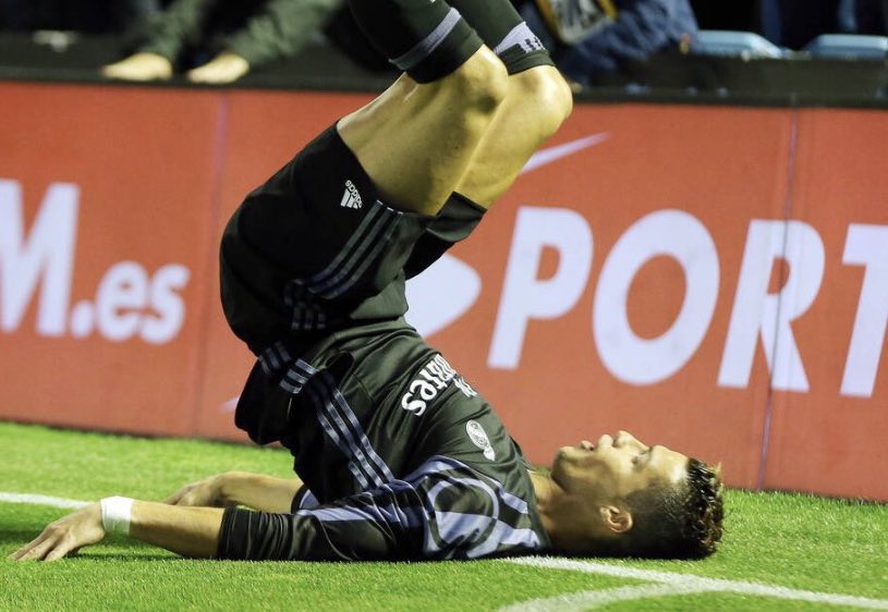 تاخذ صورة من مصور و تحط عليها حقوقك بدون ما تذكر اسمه؟ عادي جدًا

شخص ينزل مقطع من تصويره و تصميمه عشان يدور رزقه؟ حرام و سلب حقوق!