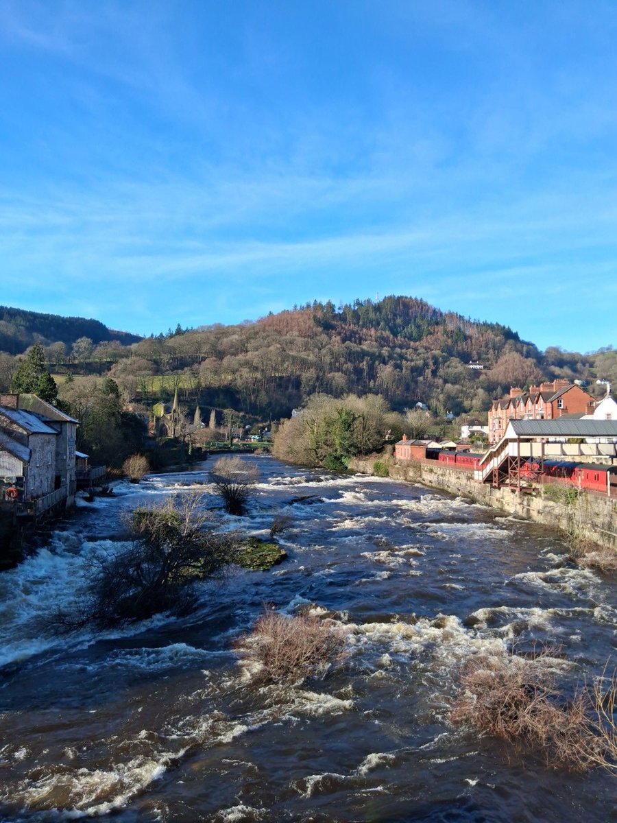 LynnParsonsUK's tweet image. Simon 🩵Our Wrexham Correspondent you shared a #BlueSky #WindowOnYourWorld captured on Your 83rd Park Run in Llangollen @magicfm #MellowMagic