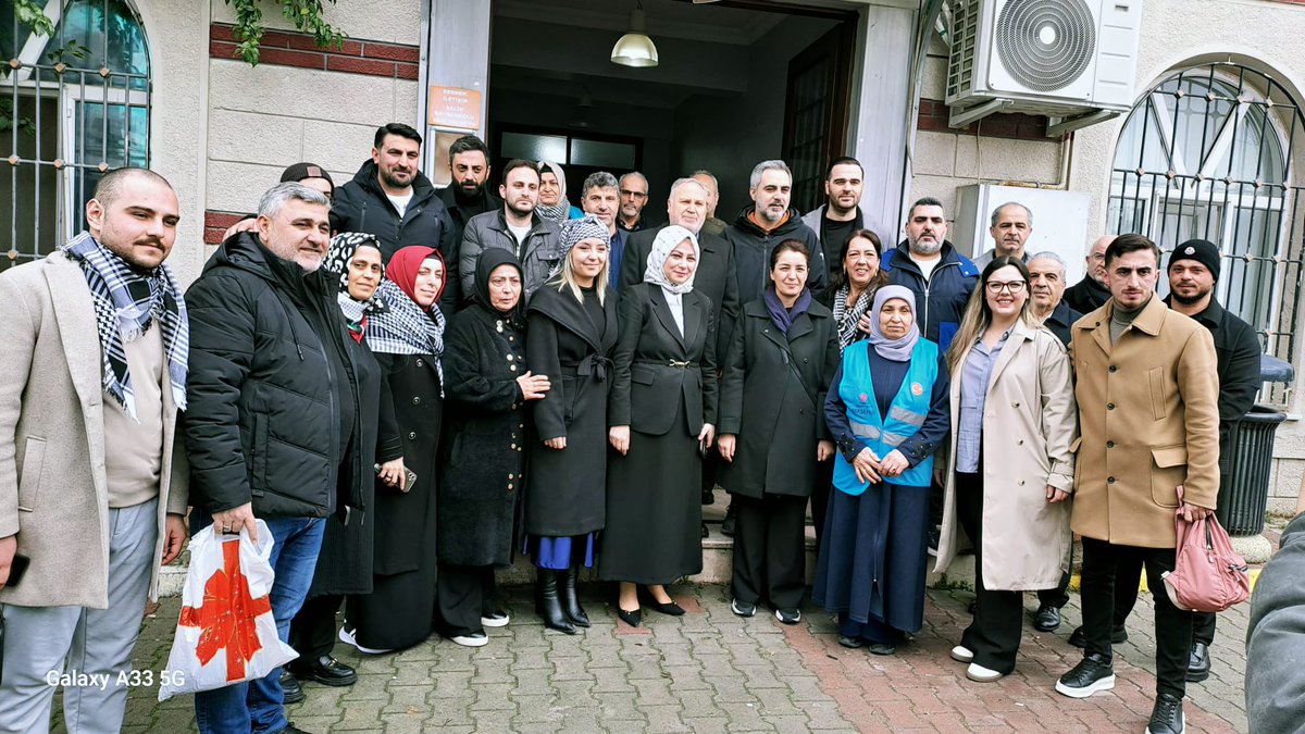 SedaBatal_24's tweet photo. “Kadın Eli Değerse, Umut Çoğalır/Gazze”

AK Parti Ataşehir İlçe Kadın Kolları Başkanlığı olarak, Ataşehir Müftülüğümüz himayelerinde 2 gün süren kermesimizi gerçekleştirdik.

İlçe Başkanımız @burakcifci34 başta olmak üzere, 3 kademe yönetimimize çok teşekkür ediyorum. https://t.co/6vhPxhZjDh