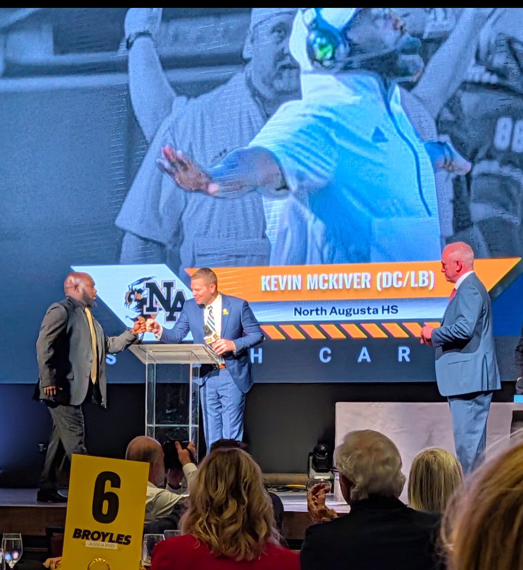 NA Football tweet media