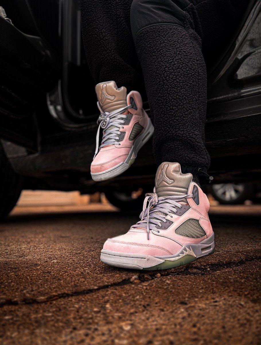 Day 14 - Hey Ma
#BHMKOTD5 <a href="/JerLisa_Nicole/">With Love, JerLisa Nicole</a> 
Jordan V Easter
Don’t see this out in the wild often but I love these and their one of the few majority pink shoes I own
#BHMKOTD #KOTD #SNKRS