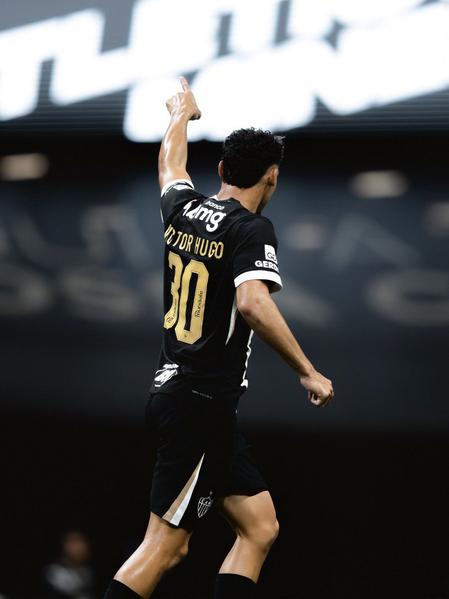 _AntiMarias's tweet photo. Victor Hugo é o melhor jogador do Atlético Mineiro neste início de temporada. Joga como se já estivesse no clube há anos https://t.co/V4g69WHXoR