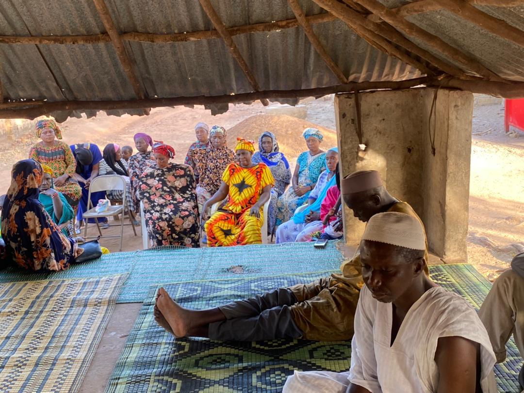 childrural1's tweet image. Earlier this afternoon, we collaborated with our German partner, #Carsten Kreemer  to conduct community dialogue on the dangers of irregular migration  in Niani Kunting, in the Central River Region-North. The sensitisation reached a total of 55 parents. 
facebook.com/share/p/1LEATm…