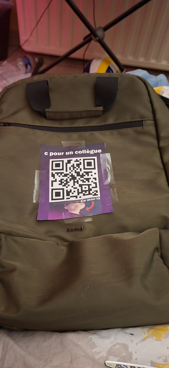 Si vous voyez un mec qui a ce sac demain à la #EditingCon2026 dites-lui bonjour de ma part 👀🤝