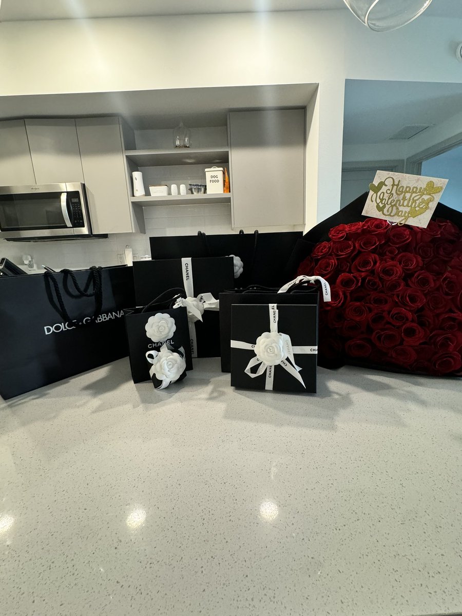 Nikiah Nicole tweet media