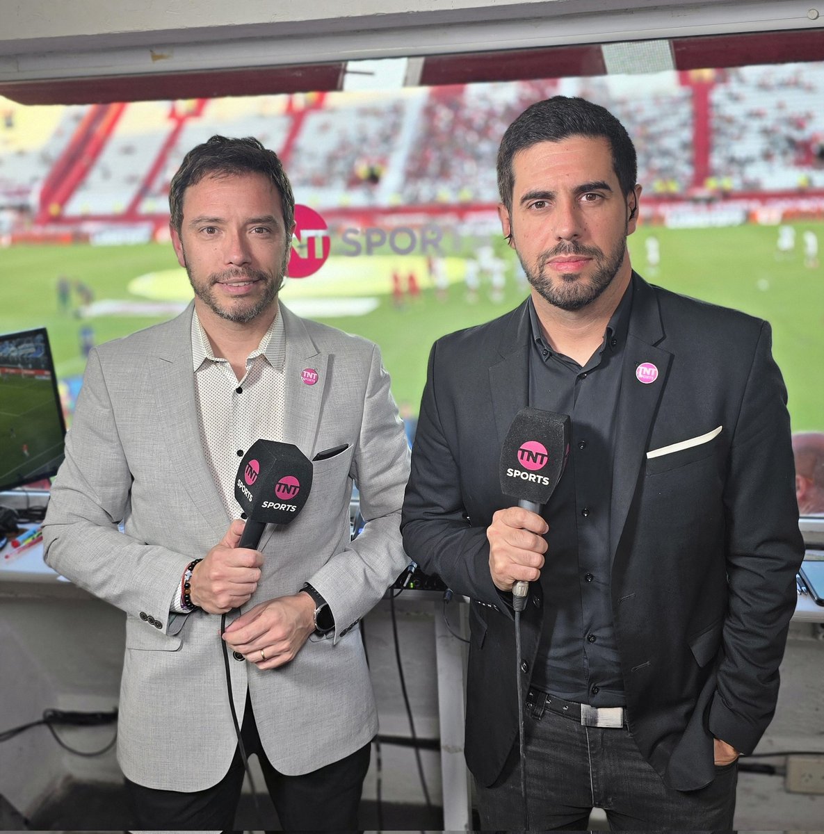 leandrozapponi's tweet image. Ya estamos listos!
Te relato ⚽ #TorneoClausura #LigaProfesional 🇦🇷 🏆
👕 #Huracán (@CAHuracan) - 👕 #Sarmiento (@CASarmientoOf)
#ZonaB #Fecha5 
🎙 @MatiBustosMilla
🏟️ @juanpvila / @noriegafran
📺 @TNTSportsAR 
#LPFxTNTSports
🐸☝
#NoTeLoPodésPerder