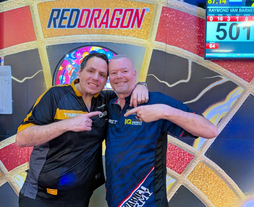ModusDarts180's tweet photo. 🎰 GRANDAD JACKPOT SEALS SUPERB BARNEY WIN!

Adrian Lewis has become a grandad for the first time, and he celebrated with a 99 average on a 7-2 win against Raymond van Barneveld in our main event in Birmingham!

Congratulations Adrian! https://t.co/f8NX8XVKrc