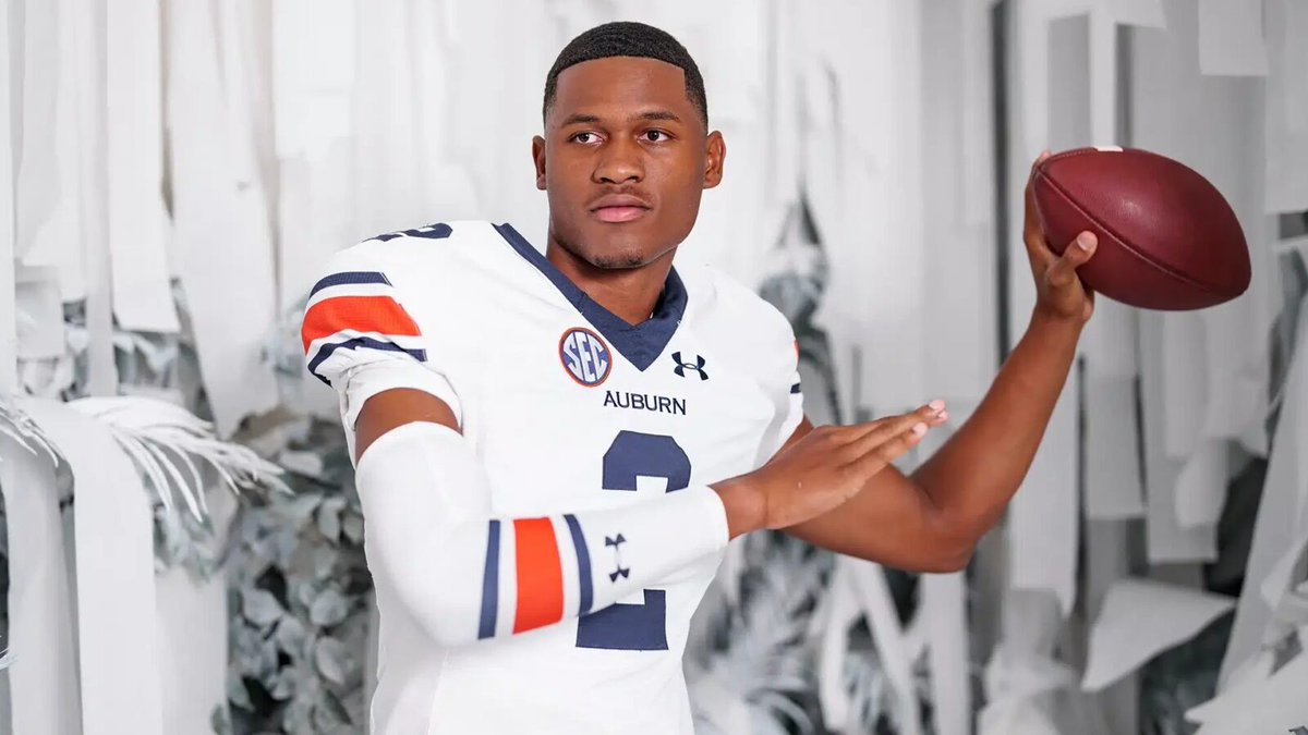 Sources: Quarterback Deuce Knight happy about Chambliss return to Rebs <a href="/Rebels247/">David Johnson</a>
olemiss365.com/sources-quarte…