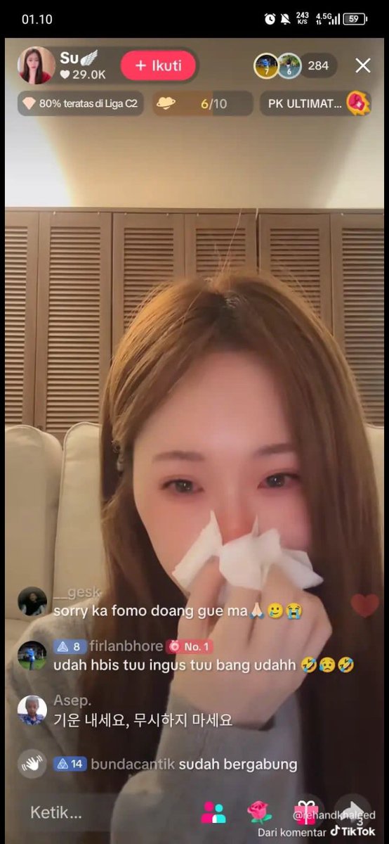 lenEl74681's tweet photo. Warga Tiktok pun ga mau kalah mereka ikut ngebully orang Korea yang lagi live sampe nangis bjir,  pliss kalau mau war di X aja ga usah di sebelah, malah di Tiktok kebanyakan fomo doang dih https://t.co/VDfuZ2SqHj