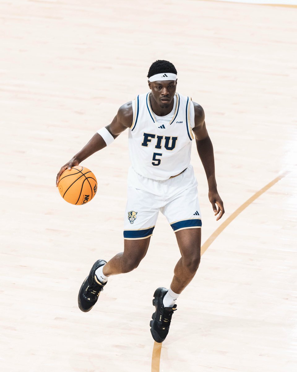 Hamed Olayinka’s stat line of 11 points, 17 rebounds, 5 blk. &amp; 3 ast. is the first such performance in FIU history.

Osasu Osaghae had 19, 18 and 7 with no assists on 11/26/19, and Eulis Baez had a similar line of 28, 15, 5 and 5 on 11/26/02.