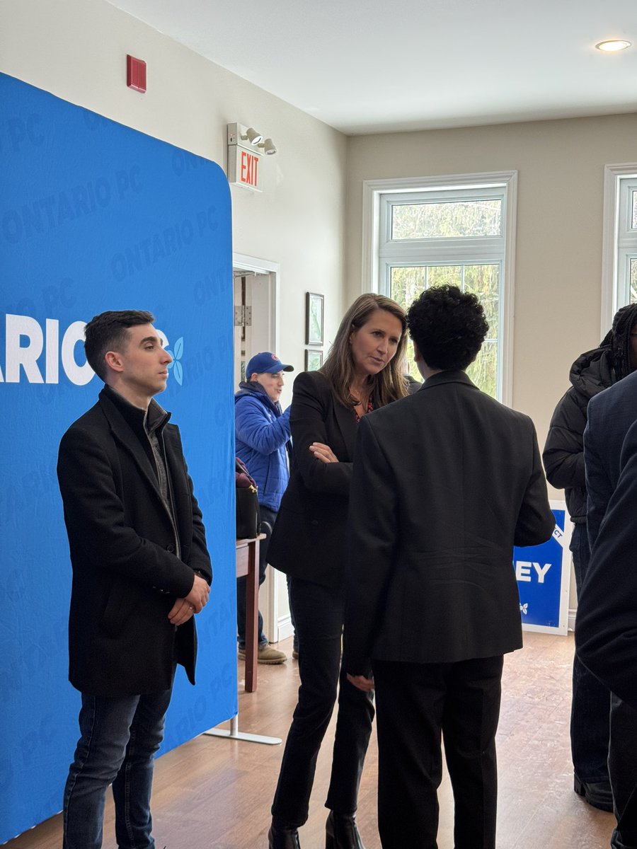 OntarioPCParty's tweet photo. The #YorkSimcoe PC Association showed the love to youth members this #ValentinesDay, hosting a fireside chat with Caroline Mulroney and a panel of local leaders from across #YorkRegion to discuss careers, mentorship, and putting your best self forward. https://t.co/0aCBUb74ej