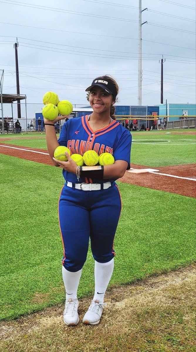 Jazslyn Leveston 🥎 tweet media