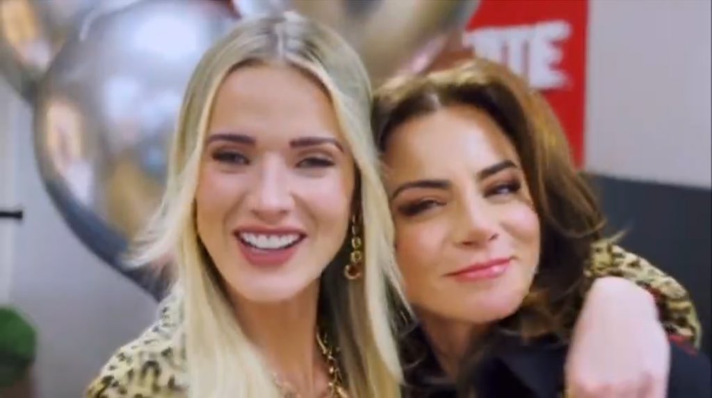 Así o más hermosas 😍😍 <a href="/silvnavarro/">Silvia Navarro</a> <a href="/Kimy2Ramos/">Kimberly Dos Ramos</a>  pronto disfrutaremos de sus talentos y bellezas en #GuardianDeMiVida  
#MAFAESilviaNavarro presente 
Mucho exitooooooo!!🙌🏻🙌🏻