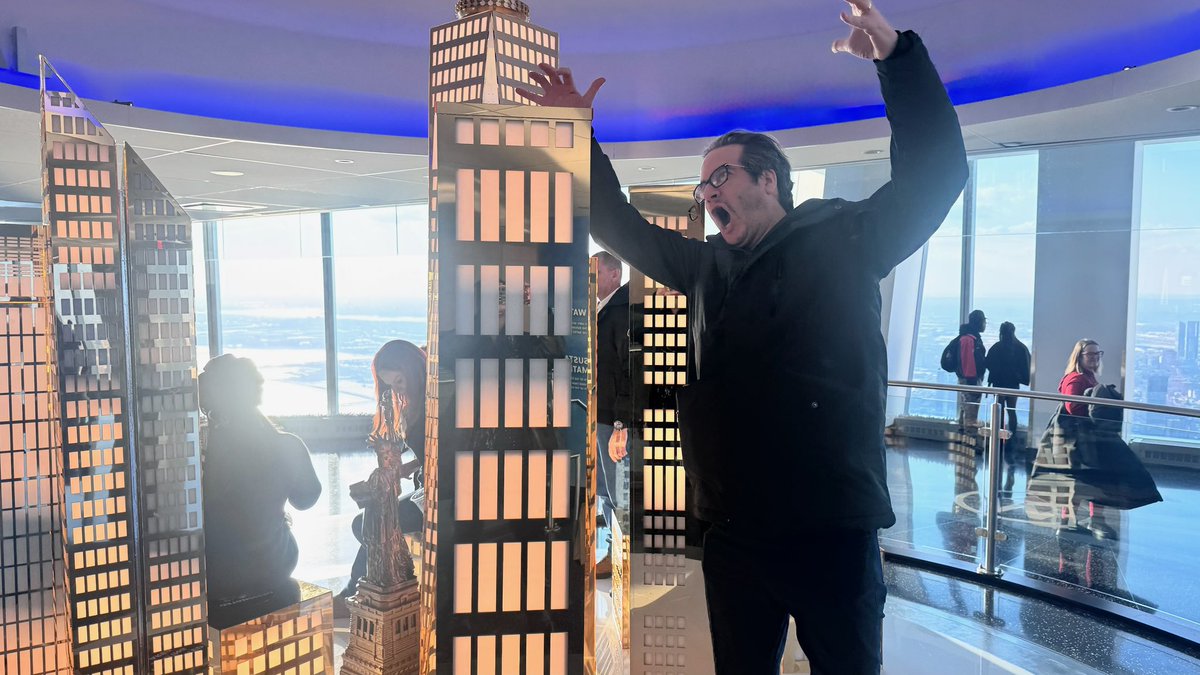 ZacharyLipez's tweet image. Zohra and I went to Freedom Tower for Valentines Day.