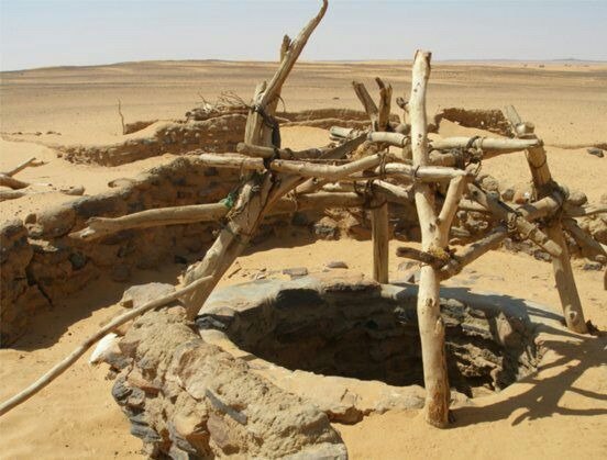 🌸〰••

اليد التي وضعت يوسف في البئر
جاءت إليه بعد سنين ممدودة تقول : " تصدق علينا "
القدر يُبدع في تصفية الحسابات فلا تستعجل..🌹