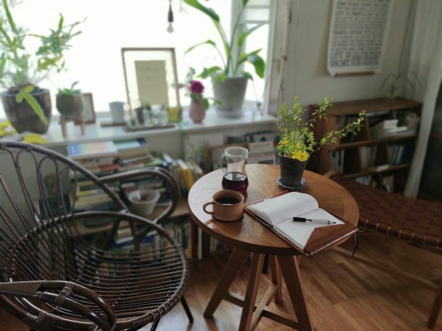 日曜がお休みの方は、
1週間、本当におつかれさまでした。

健康維持に大切なことは、

・寝る時間を大きくずらさない
・食べすぎない
・ゼロか100かで考えない
・5分でも体を動かす

派手さはなくても、
こうした積み重ねが
自律神経と回復力を守っています。

来週に向けて意識したいのは、