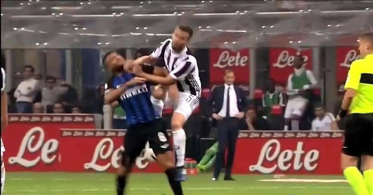 Max07061977's tweet photo. Dire che l’abbiamo rubata non è corretto, é corretto dire che il livello degli arbitri è bassissimo.
È giusto dire che per una volta non è a loro favore. https://t.co/6gVmiCMepO