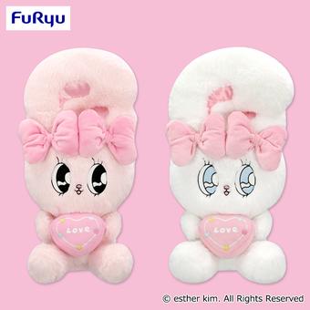 エスターバニー』がシュガーケーキを抱えた姿のBIGぬいぐるみになって