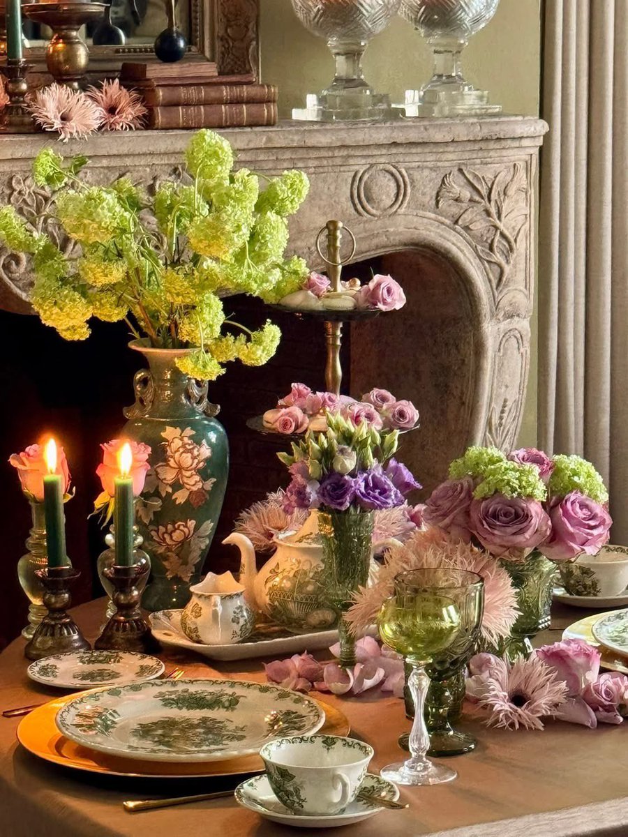LMFlowerFashion's tweet photo. Happy Valentine’s Day today!
Celebrate love! We hope you will get spoilt with flowers but most important with lots of love....every day!
#ValentinesDay #valentijnsdag #valentineflowers #love #flowerstyling https://t.co/3MVqz30inn