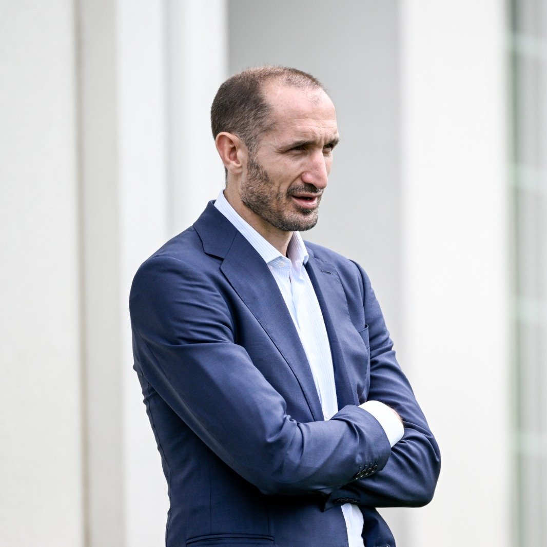 Le dichiarazioni nel post partita di #InterJuve di Damien Comolli e Giorgio Chiellini 🎙️

🗞️➡️ juve.it/LeParoleDiComo…
🗞️➡️ juve.it/LeParoleDiChie…