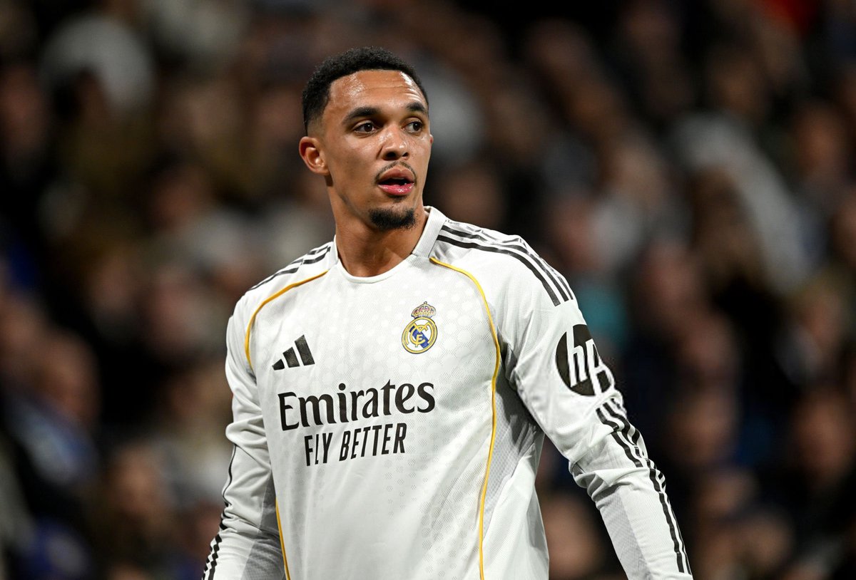 كل لاعب يتأسس خارج بيئه هذا النادي تشعر ب انه اعلى من بقية اللاعبين بكثير 
ما يأخذ من لاعبي انشيلوتي ٢٠ ثانيه لفعله يأخذ منه ثانيه واحده 
ما يحاول فعله لاعبي انشيلوتي ٥-٦ مرات يفعله من مره واحده 
لاعبين يملكون رؤيه ووعي يجعلهم يصنعون الفارق بلمسه واحده