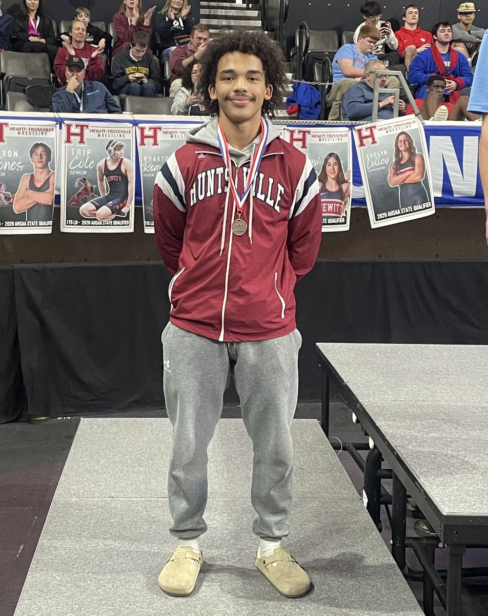 Congratulations to senior STATE PLACER Payton Howell ! Payton overcame wacky seeding and battled through all the obstacles to place 3rd at 7A 144. 

Rankings do not matter, Seeds do not matter … Payton overcame it all. 

#GBR #PantherWay🐾 #theHSV