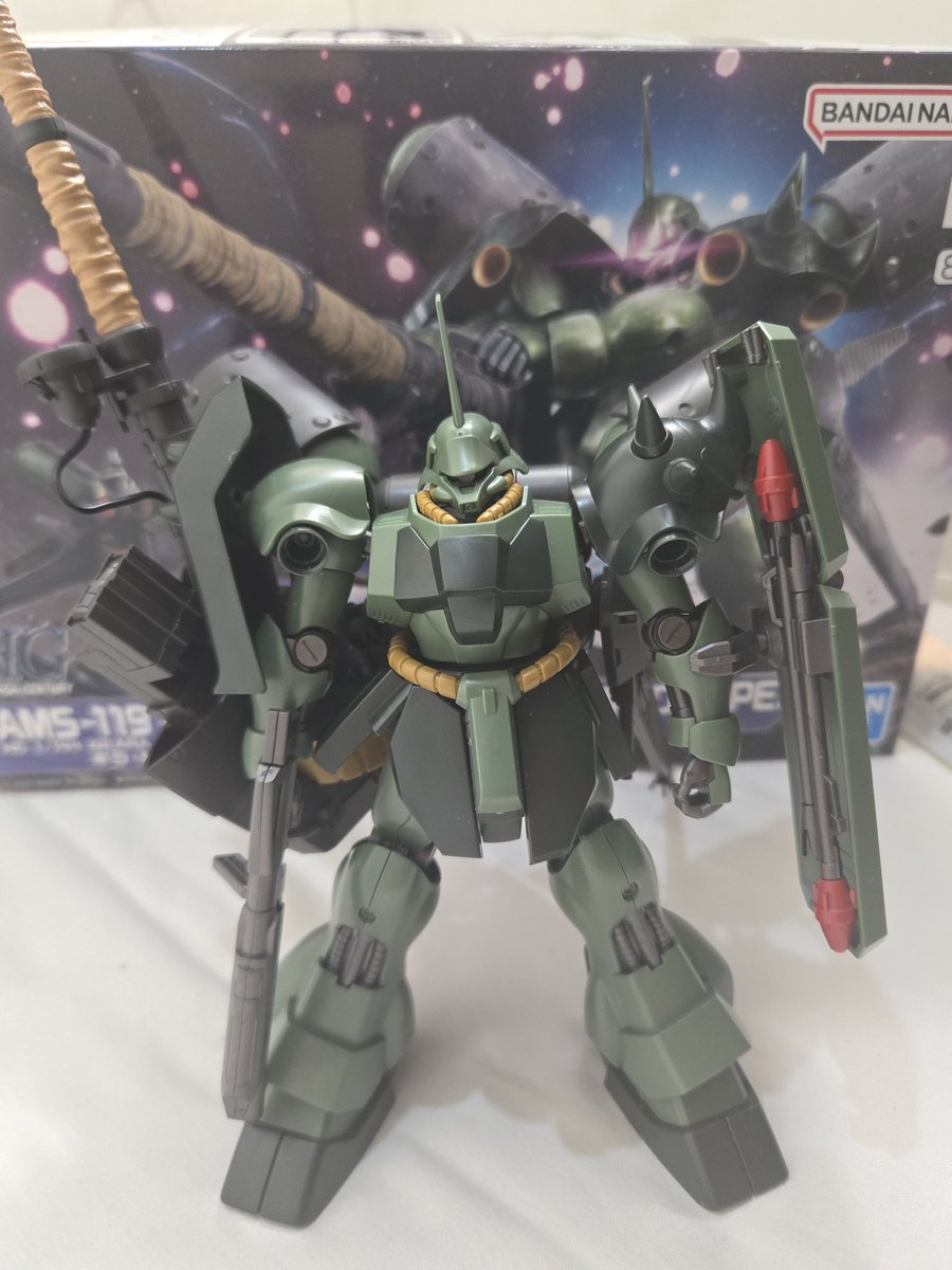 ryaryuryos's tweet photo. #ガンプラ
#ガンプラ好きと繋がりたい 
九州旅行してました
サイドF詣でをして、欲しかったギラ・ドーガ重武装仕様を購入
帰りの船にてパチ組みです
シュツルムファウストのポロリがつらいですが、重武装に満足です😀 https://t.co/DbqPWimIkR