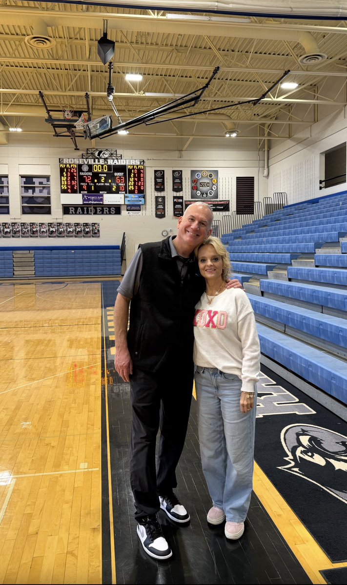 Coach_Critch_Jr's tweet photo. Happy Valentine's Day to my beautiful wife @HeidiCritch and a huge shout out to our guys for playing one of our best games of the year since all she wanted was a W! I'm grateful to have a best friend who supports me in all that I do as a coach. #SheIsAKeeper https://t.co/fNzbffQwGR