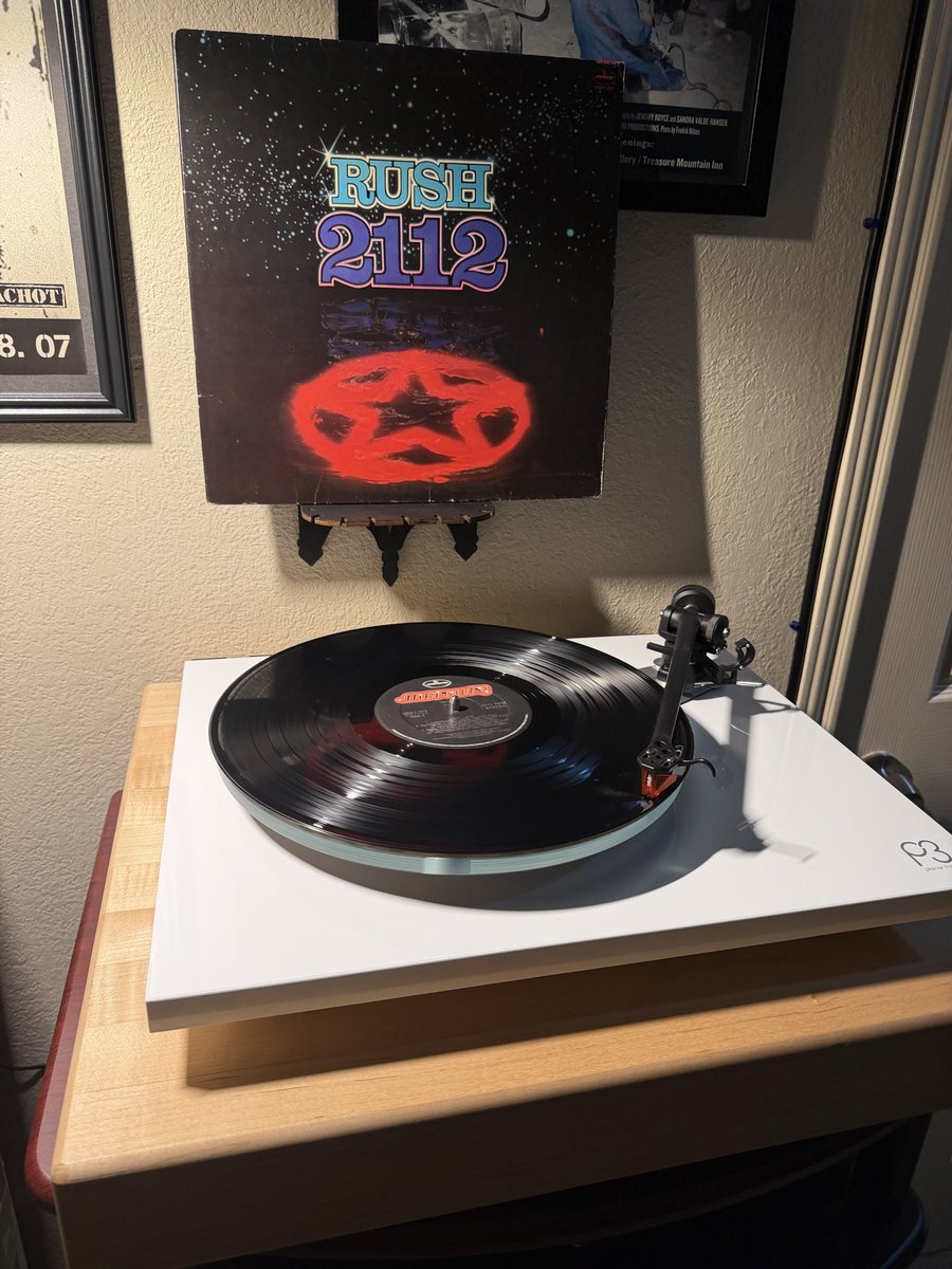 Rush – 2112 1976, Mercury / 1983 reissue I saw @trhmnkn691 play