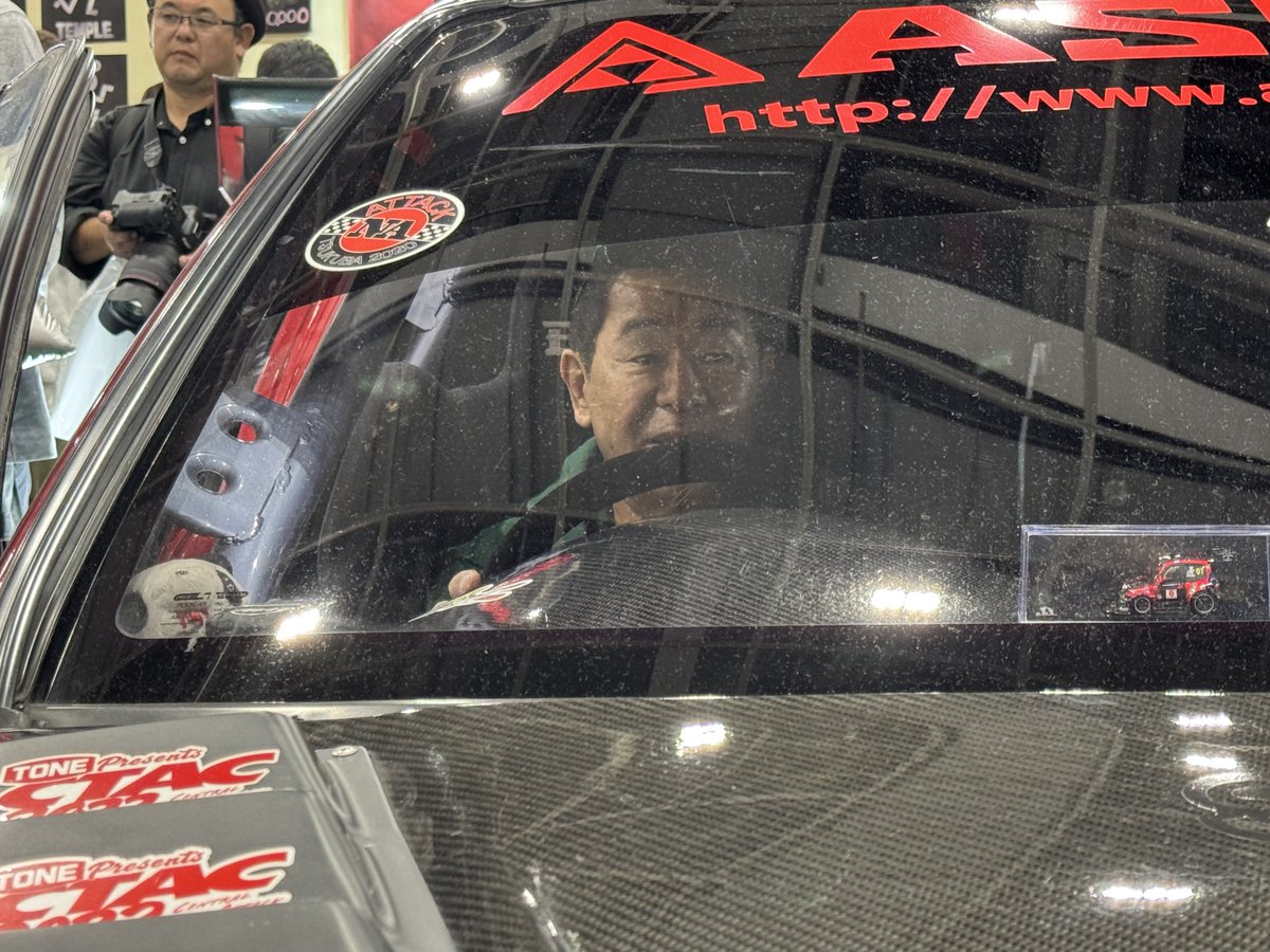 TEMPLEEP3's tweet photo. アタック号のEG6 & DC2に乗っていただきました✨👏
土屋さんありがとうございます🙇♂️
#大阪オートメッセ2026
#templeracing
#aslan
#EG6
#DC2 https://t.co/18s1xMv1b0