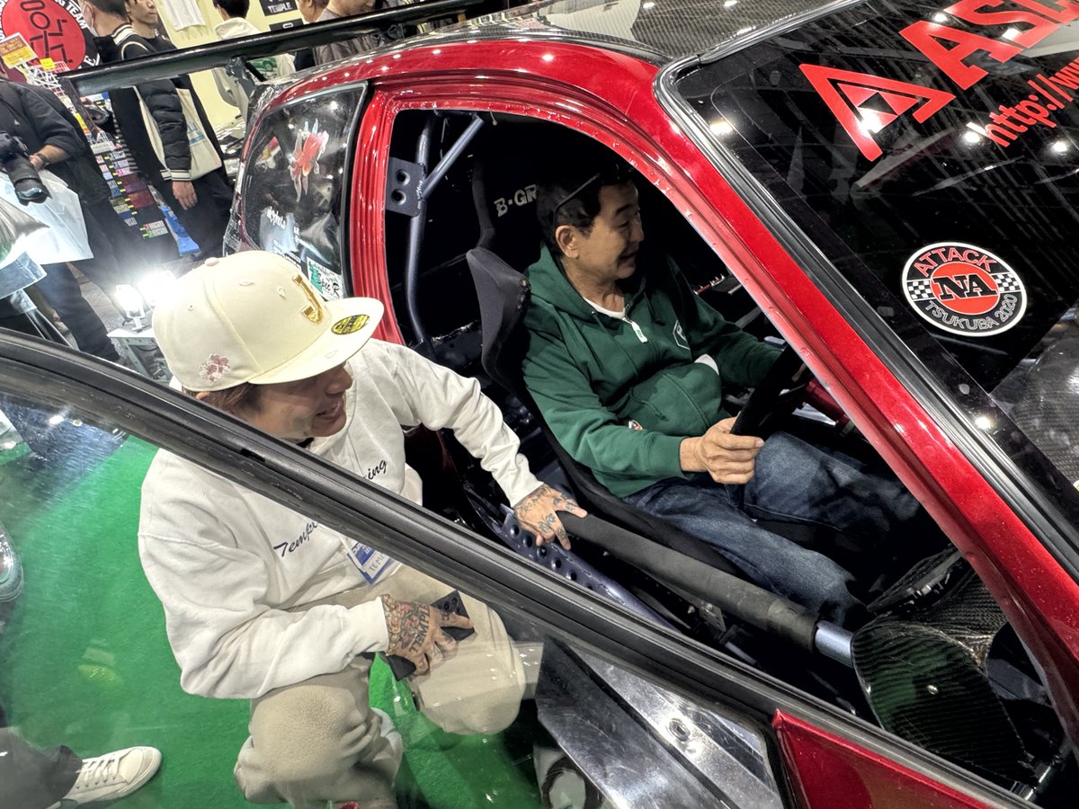 TEMPLEEP3's tweet photo. アタック号のEG6 & DC2に乗っていただきました✨👏
土屋さんありがとうございます🙇♂️
#大阪オートメッセ2026
#templeracing
#aslan
#EG6
#DC2 https://t.co/18s1xMv1b0