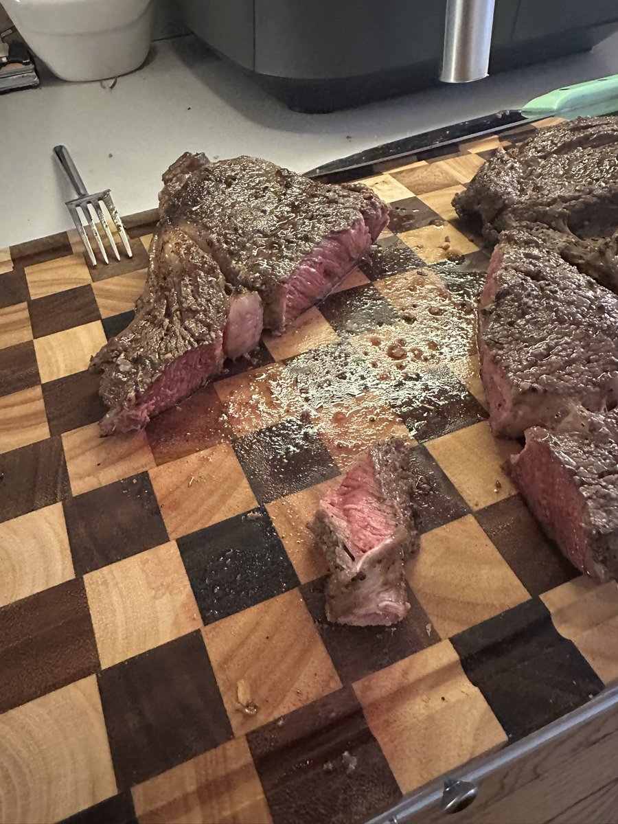 🅱️🚂 tweet media