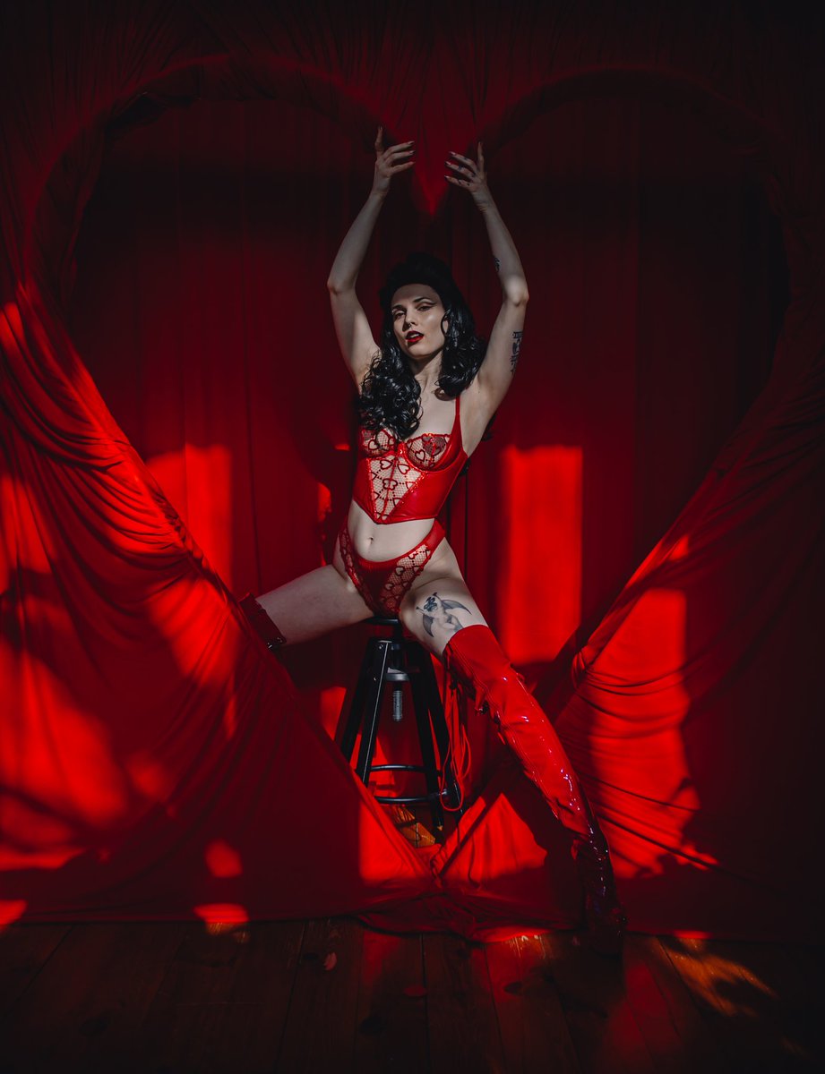 KoriVee's tweet photo. Hello Lovers ❤️‍🔥😈❤️‍🔥 
I'm returning to my VIP page until at least March 14th! Link in bio to see more of this set 🔥🔥🔥 https://t.co/Qe1qpQrJGS