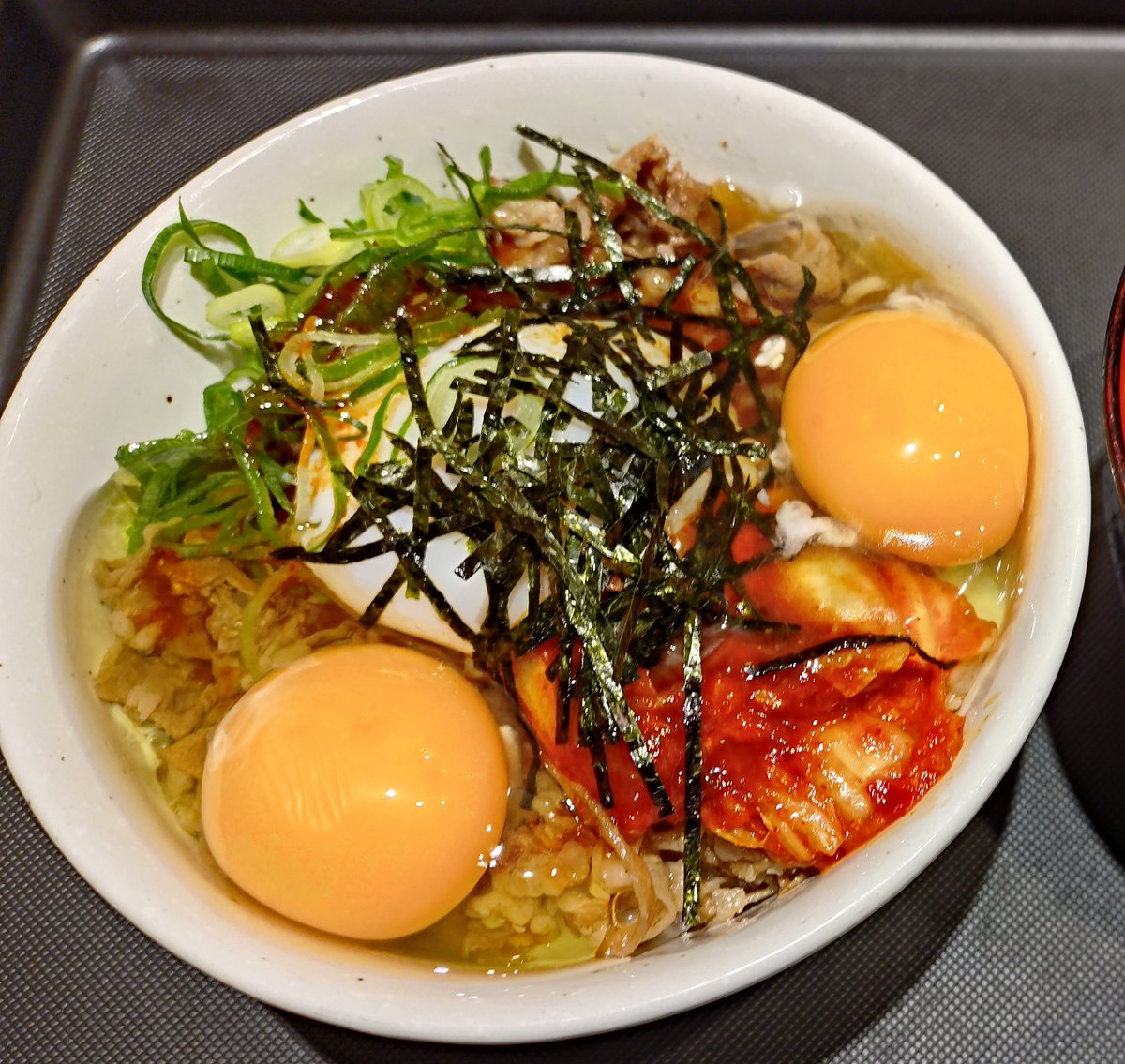 松屋の牛ビビン丼めっちゃ美味い
