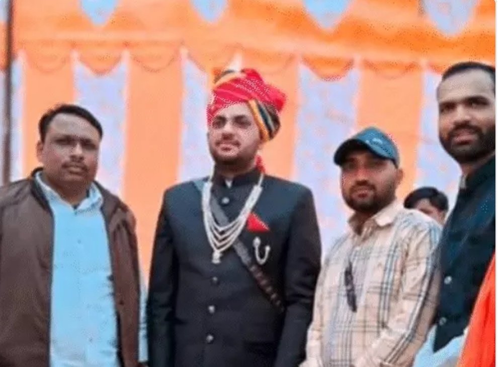 Vakil_sahab029's tweet photo. आरोप सिद्ध होने से पहले दोषी मान लेना कानून की हत्या है। अशोक बिश्नोई को न्याय मिले।
@AmitBudania9121
 #अशोक_बिश्नोई_को_बहाल_करो https://t.co/idoIOUFWgZ