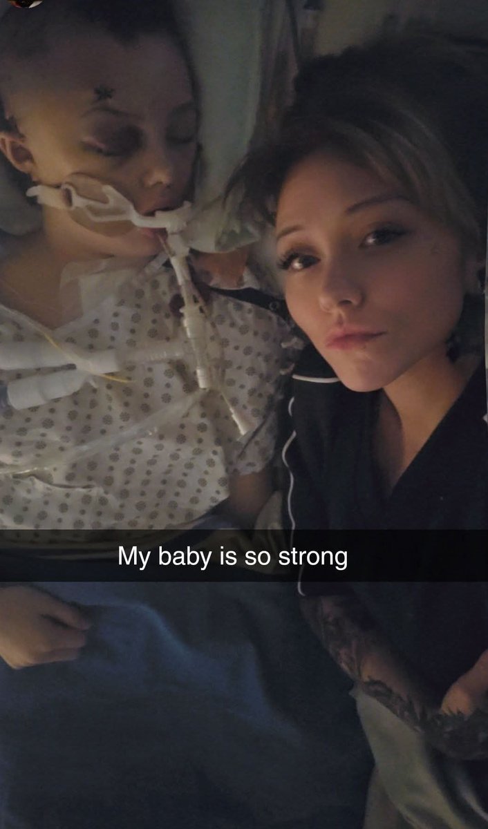 therealmrbench's tweet image. Latest picture on Maya.

Keep the prayers going for this fighter.