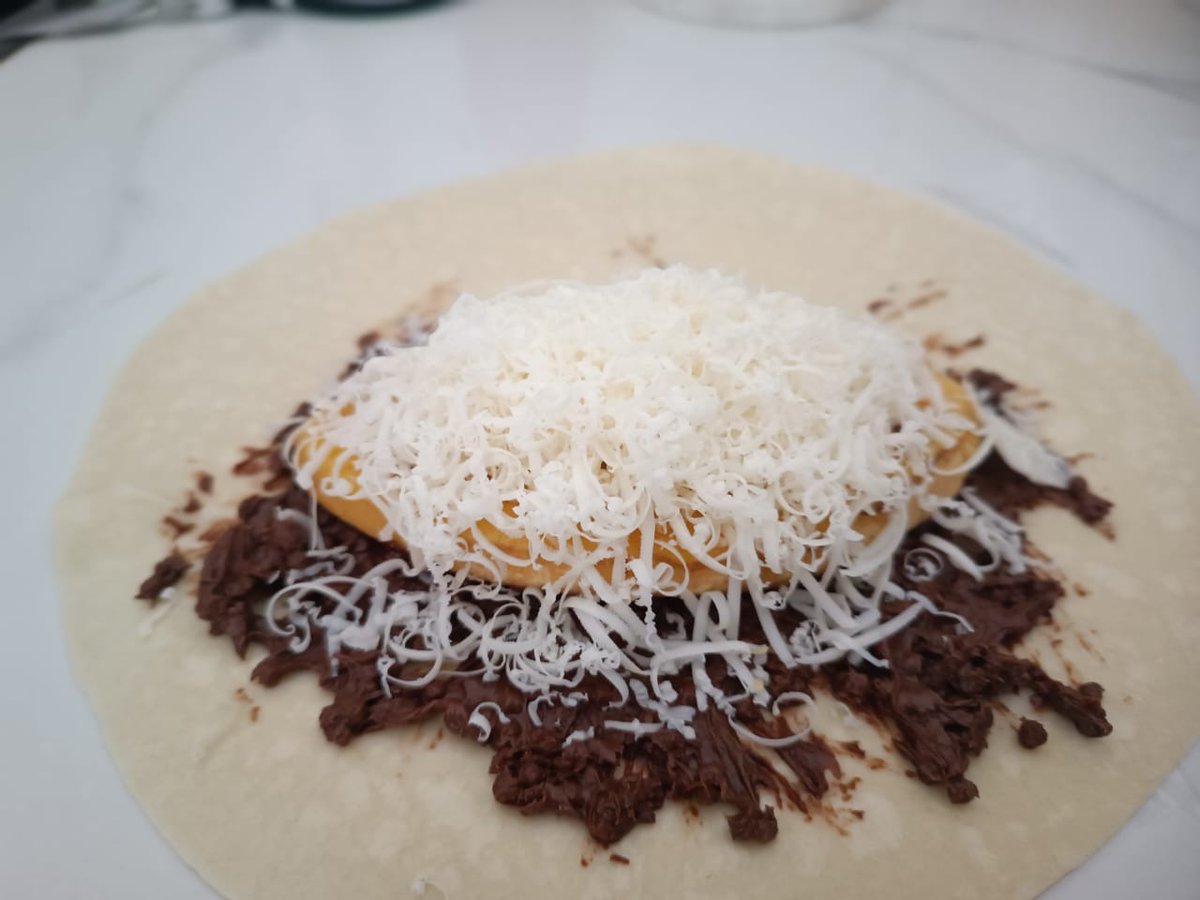 pisangbaka12's tweet photo. @undipmfs2 -dips! Kebab manis dan porsi jumbo dengan topping lumer melimpah, bisa pesen di shopefood dll nya Pisang nuget breadhouse https://t.co/MdW8Ul4KB2