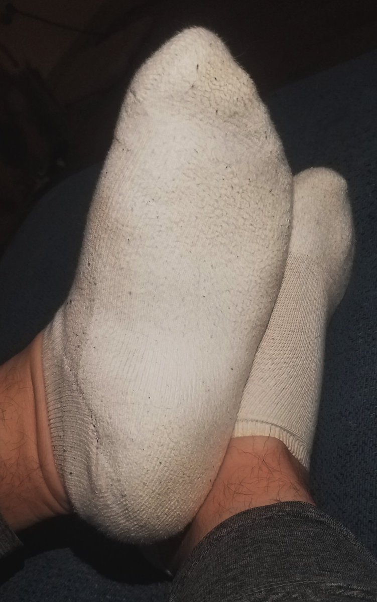 Sckb4u's tweet photo. Just over here drunk and getting horny off the smell of my socks 😏

#smellysocks #smellyfeet #sweatysocks #sweatyfeet #stinkysocks #usedsocks #footfetish #dirtysocks #sockfetish #gayfeet #gaysocks https://t.co/XX5YagaYGa